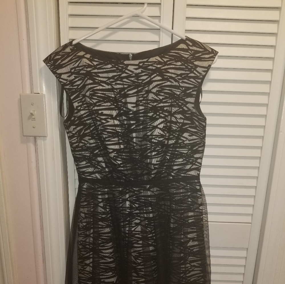 Womens black/white dress sz 4p